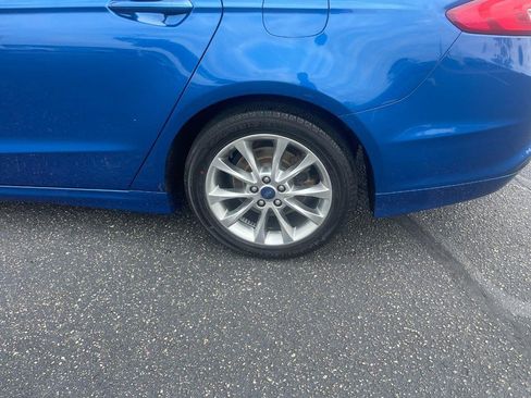 Used 2017 Ford Fusion SE FWD image 5