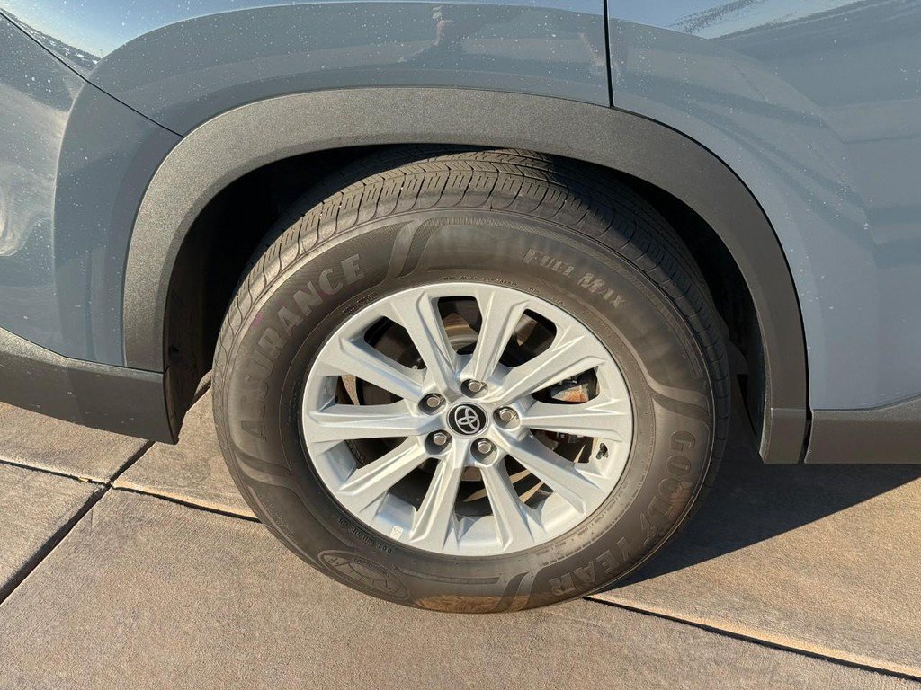 Certified 2025 Toyota Grand Highlander AWD image 6