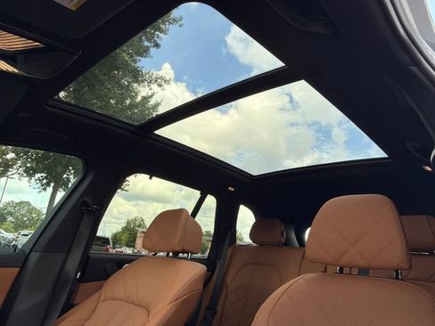Used 2024 BMW X5 sDrive40i w/ M Sport Package RWD image 32