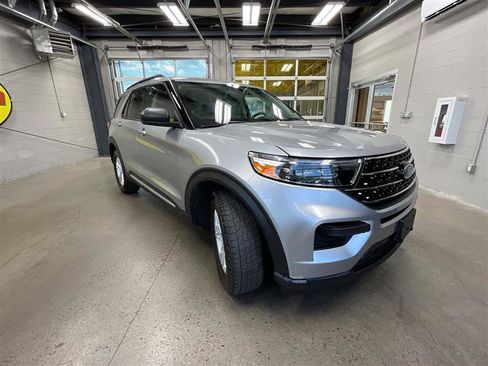 Used 2020 Ford Explorer XLT w/ Class III Trailer Tow Package image 7