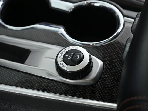 Used 2019 Nissan Pathfinder SL image 23