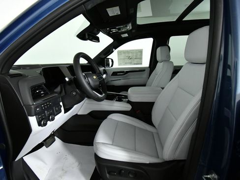 New 2026 Chevrolet Tahoe Premier w/ Sun And Tow Package AWD/4WD image 5