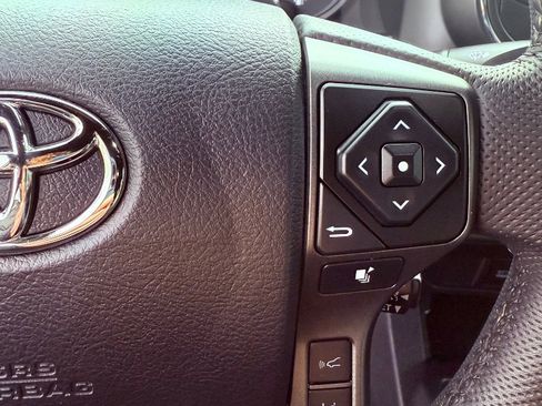 Used 2023 Toyota Tacoma TRD Sport image 15