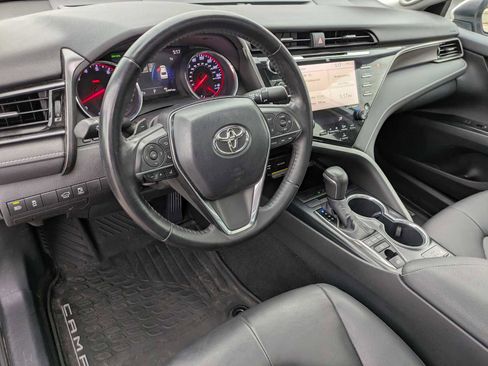 Used 2019 Toyota Camry XSE image 2