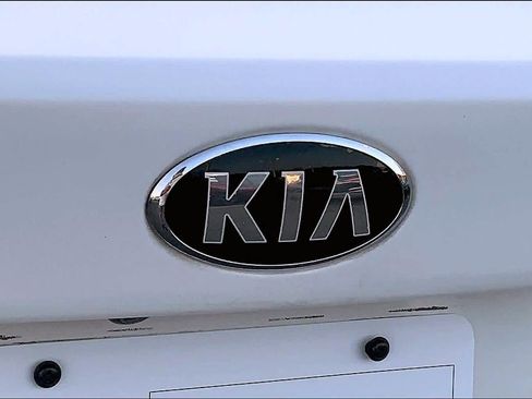 Used 2016 Kia Optima LX image 9