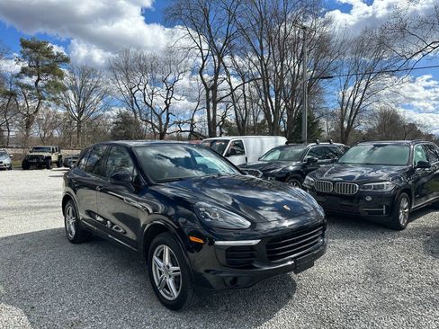 Used 2017 Porsche Cayenne Platinum Edition AWD/4WD image 3