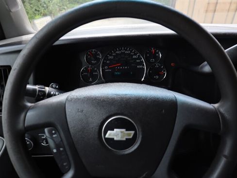 Used 2018 Chevrolet Express 3500 LT w/ LT Preferred Equipment Group RWD image 9
