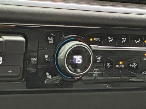 Used 2024 Chevrolet Silverado 2500 LTZ w/ LTZ Convenience Package image 29