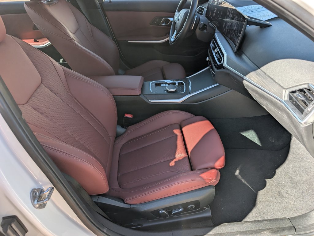 Used 2024 BMW 330i Sedan RWD image 12