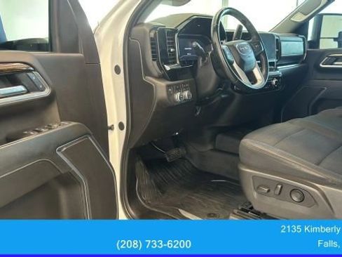 Used 2025 GMC Sierra 2500 SLE AWD/4WD image 16