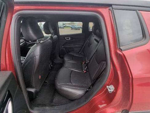 Used 2025 Jeep Compass Trailhawk AWD/4WD image 10