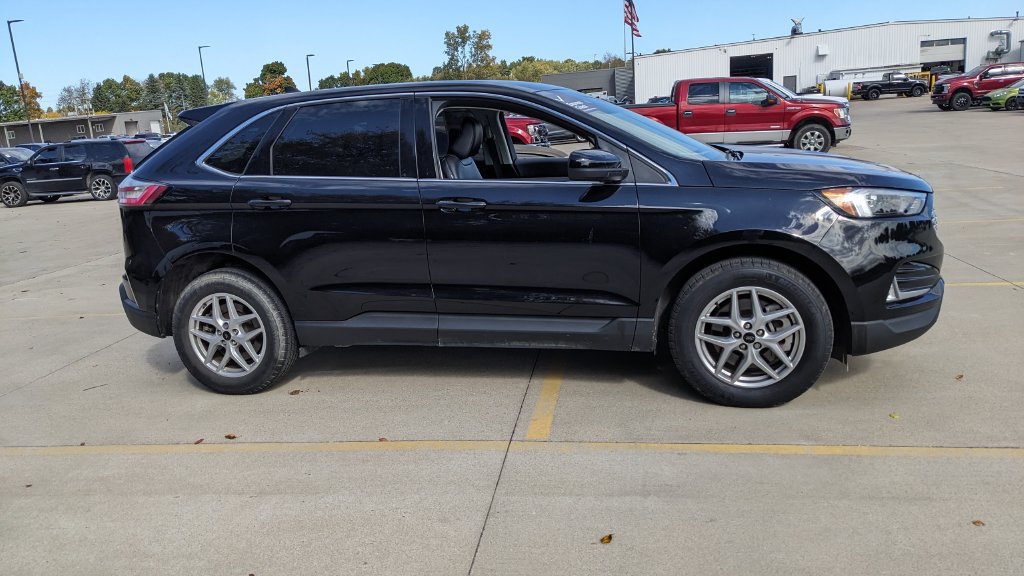 Used 2024 Ford Edge SEL w/ Convenience Package AWD/4WD image 2