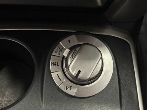 Used 2016 Toyota 4Runner Limited AWD/4WD image 33