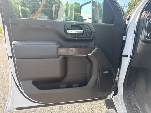Used 2023 GMC Sierra 2500 Denali w/ Technology Package AWD/4WD image 10