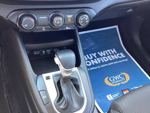 Used 2020 Kia Forte LXS FWD image 17