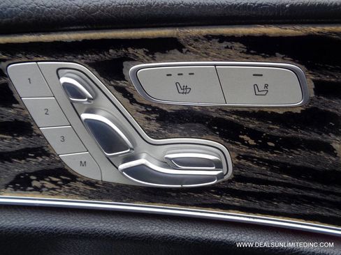 Used 2018 Mercedes-Benz E 400 4MATIC Sedan image 11