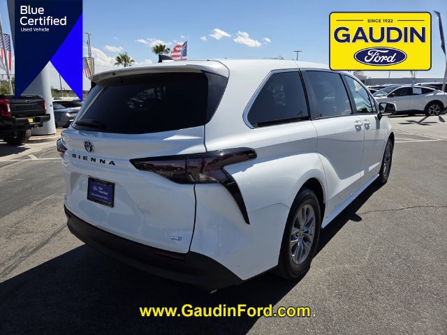 Used 2025 Toyota Sienna LE FWD image 7