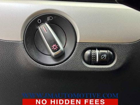 Used 2014 Volkswagen Jetta SE FWD image 28
