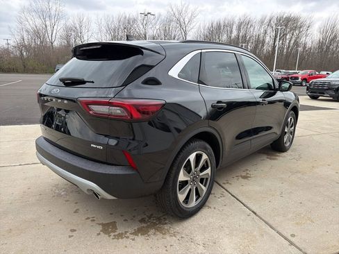 Used 2025 Ford Escape Platinum image 5