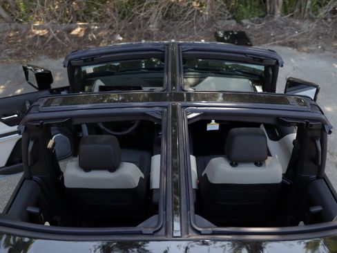 New 2026 GMC Hummer EV SUV image 48