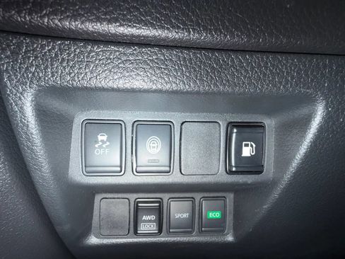 Used 2020 Nissan Rogue S AWD/4WD image 23