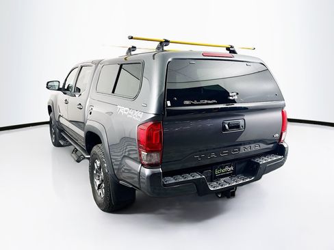 Used 2017 Toyota Tacoma TRD Off-Road AWD/4WD image 5