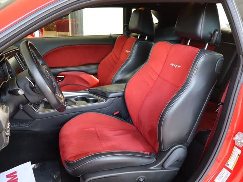 Used 2015 Dodge Challenger SRT Hellcat RWD image 12