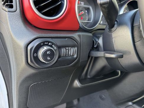 Used 2022 Jeep Gladiator Rubicon image 10
