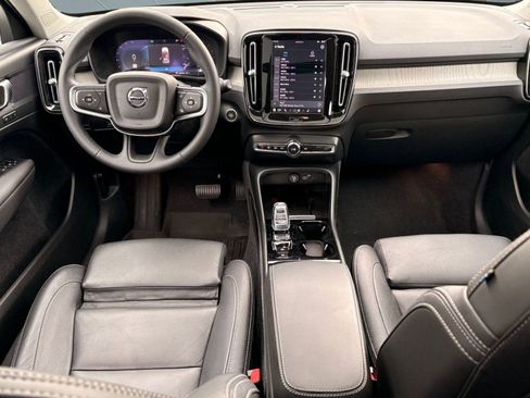 Certified 2024 Volvo XC40 B5 Plus w/ Protection Package image 24