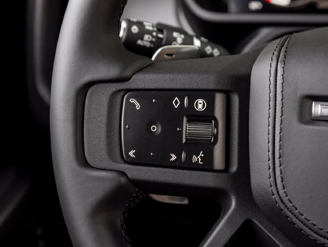 New 2026 Land Rover Defender 90 V8 AWD/4WD image 19