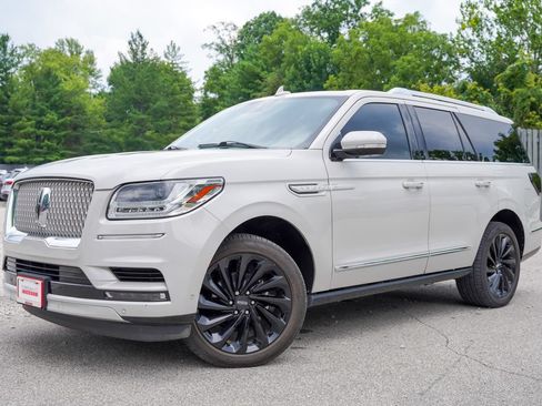 Used 2021 Lincoln Navigator Reserve AWD/4WD image 2