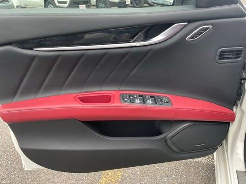 Used 2023 Maserati Ghibli Modena Q4 image 17