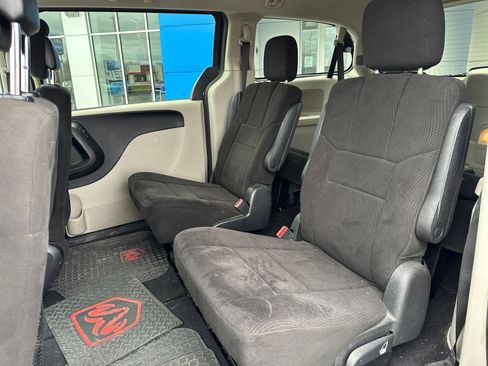 Used 2012 Dodge Grand Caravan SE image 10