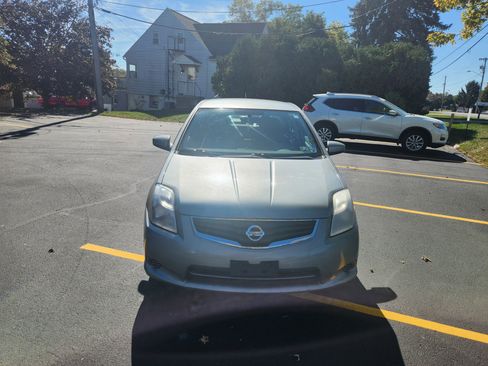 Used 2010 Nissan Sentra 2.0 S w/ Convenience Pkg image 2