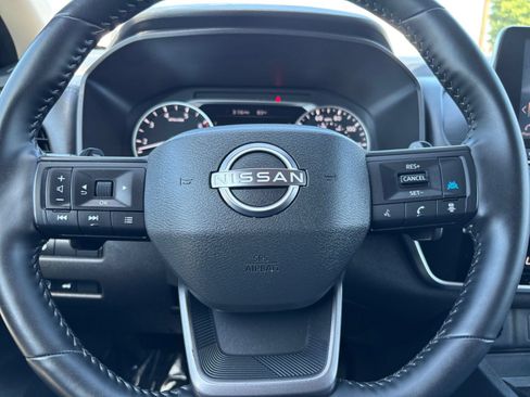 Used 2025 Nissan Rogue SV AWD/4WD image 30