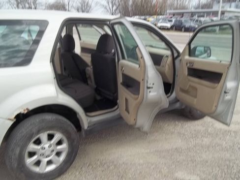 Used 2009 MAZDA Tribute i Sport FWD image 12