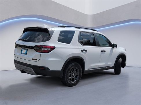 New 2025 Honda Pilot TrailSport image 4