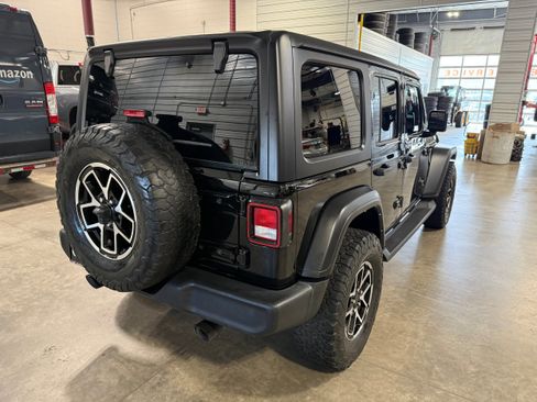 Used 2022 Jeep Wrangler Unlimited Sport w/ Cold Weather Group AWD/4WD image 25