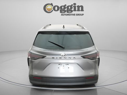 New 2026 Toyota Sienna XLE FWD image 14