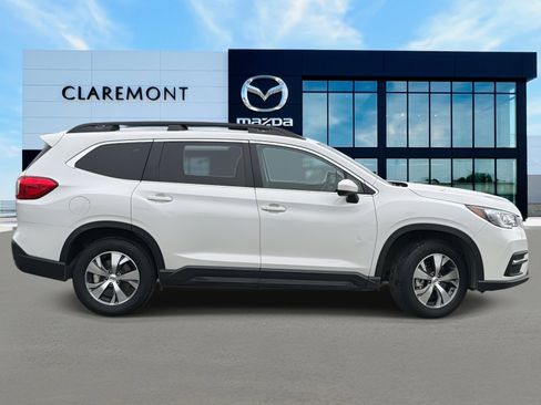 Used 2020 Subaru Ascent Premium w/ Convenience Package image 3