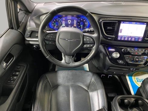 Used 2019 Chrysler Pacifica Touring-L w/ Advanced Safetytec Group FWD image 13