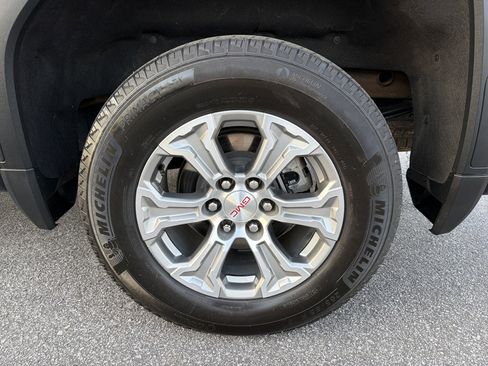 Used 2025 GMC Sierra 1500 SLT image 20