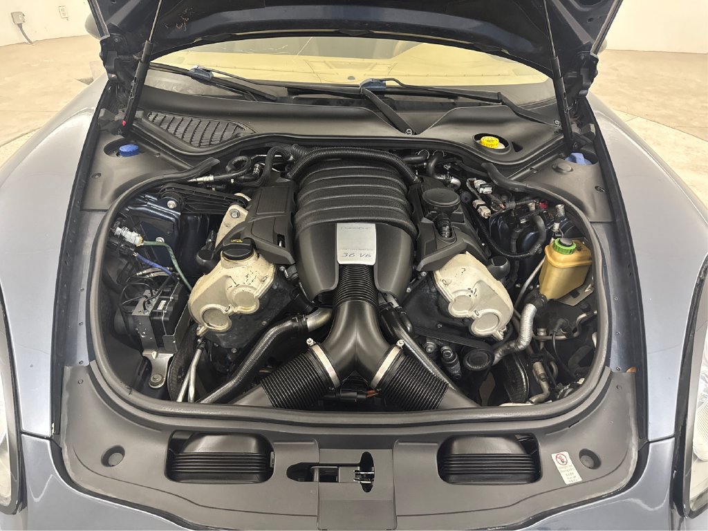 Used 2012 Porsche Panamera 4 image 14