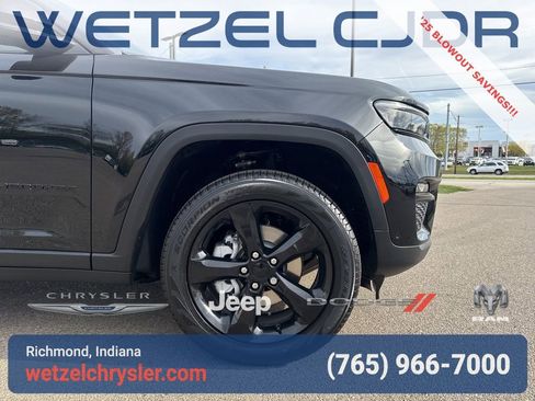 New 2025 Jeep Grand Cherokee Limited w/ Luxury Tech Group II image 8