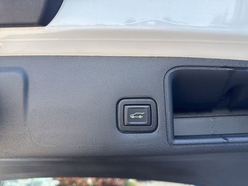 Used 2021 GMC Terrain SLT w/ Infotainment Package II AWD/4WD image 15
