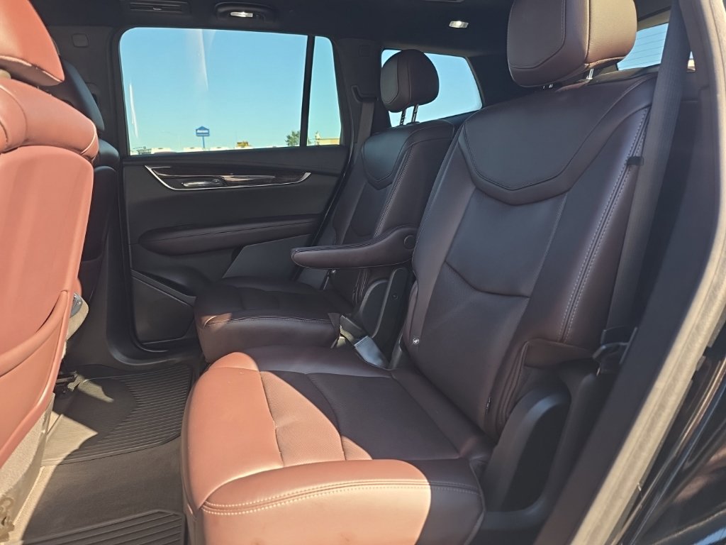 Used 2021 Cadillac XT6 Premium Luxury FWD image 10