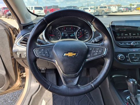 Used 2018 Chevrolet Malibu LT FWD image 30