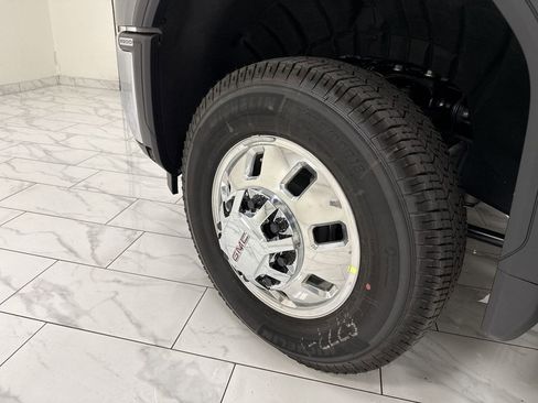 New 2026 GMC Sierra 3500 SLT w/ SLT Convenience Package image 34