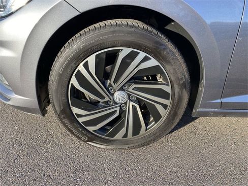 Used 2019 Volkswagen Jetta SEL Premium image 10