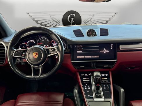 Used 2022 Porsche Cayenne Platinum Edition image 10